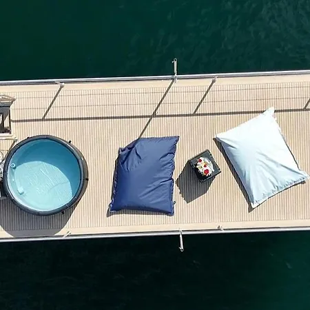 Neon Bigigio House Boat * Lisanza