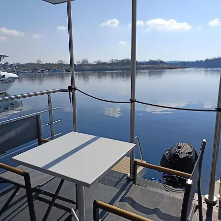 Neon Bigigio House Boat * Lisanza