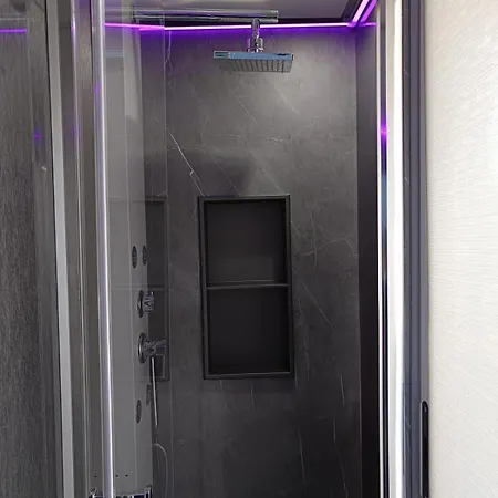 Neon Bigigio House Boat Botel