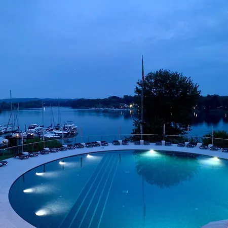 Neon Bigigio House Boat * Lisanza