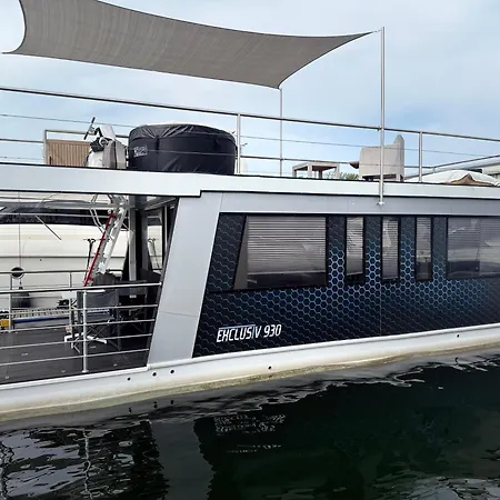 보트호텔 Neon Bigigio House Boat Lisanza
