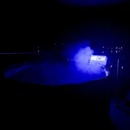 Neon Bigigio House Boat * Lisanza