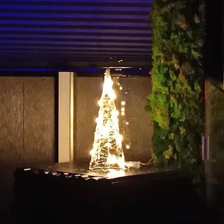 Botel Neon Bigigio House Boat *