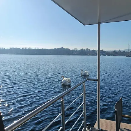 보트호텔 Neon Bigigio House Boat *