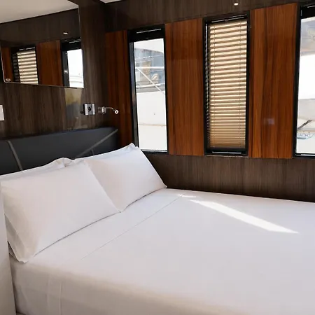 Neon Bigigio House Boat *
