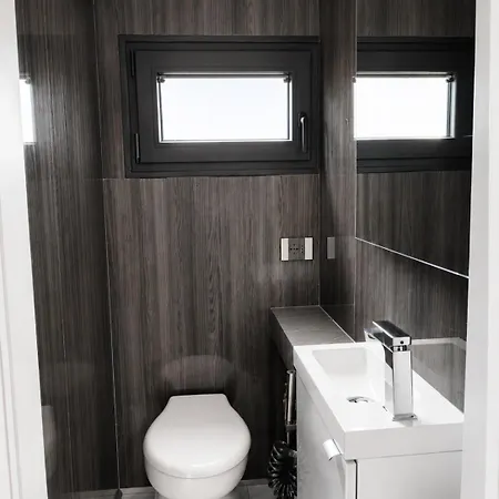 Neon Bigigio House Boat 보트호텔 Lisanza