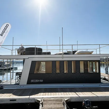 보트호텔 Neon Bigigio House Boat *