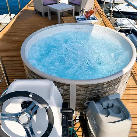 보트호텔 Neon Bigigio House Boat