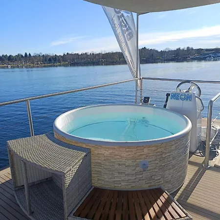 Neon Bigigio House Boat *
