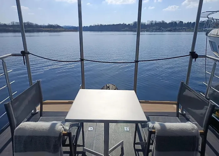 Neon Bigigio House Boat * Lisanza