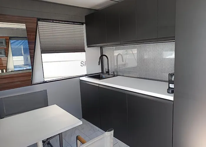 Tekne Neon Bigigio House Boat Lisanza