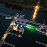 Neon Bigigio House Boat بوتيل *