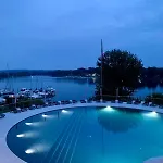 Neon Bigigio House Boat * Lisanza