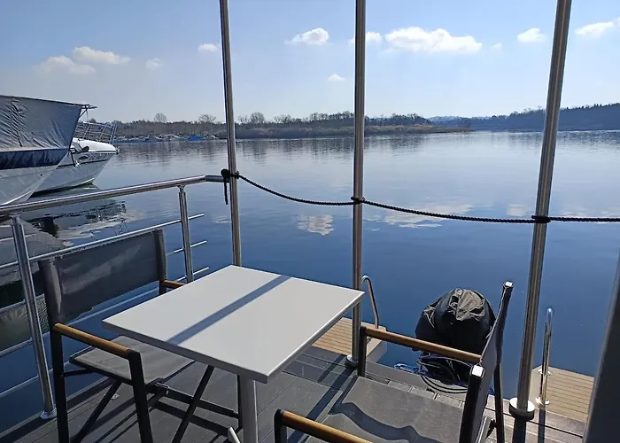 Neon Bigigio House Boat * Lisanza