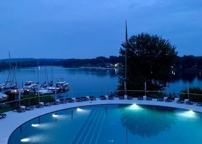 Neon Bigigio House Boat * Lisanza